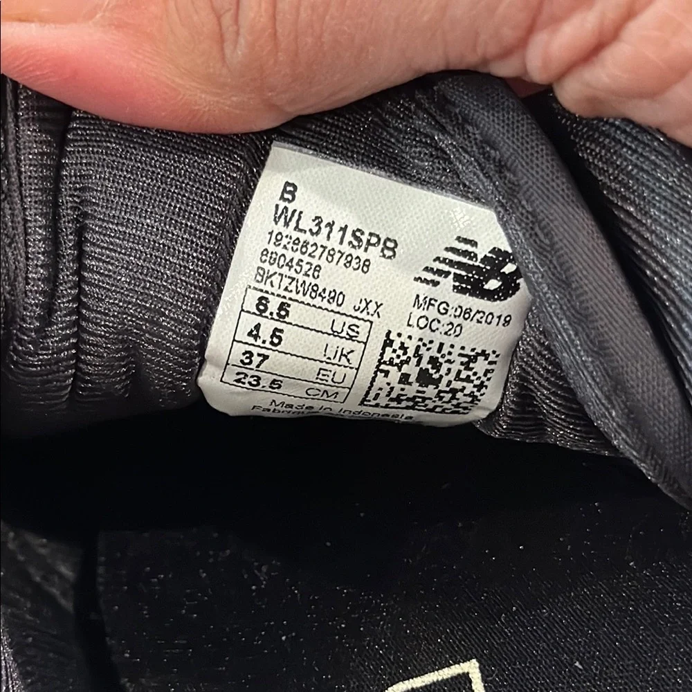 New Balance 311 Classic Women’s Black Suede Sneakers with silver N logo size 6.5